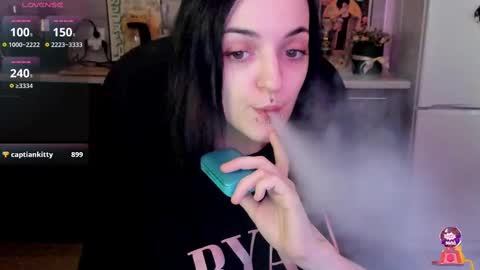 Snapshot of lina_tyaan chatting on February 2025 11:43:02 AM Lina 3 1715622743 online show from February 2025 11:43:02 AM