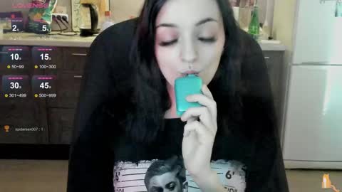 Snapshot of lina_tyaan chatting on September 2025 08:25:01 AM Lina 3 1715622743 online show from September 2025 08:25:01 AM