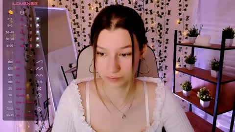 Lina online show from May 2026 06:42:02 AM