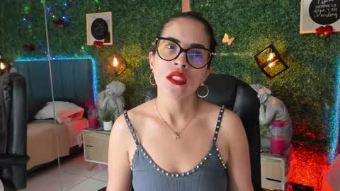 Lina  online show from May 2026 11:28:01 AM