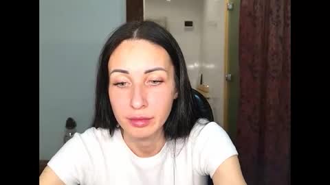 LinaLivee online show from October 2025 07:47:02 PM