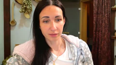 LinaLivee online show from May 2026 07:00:02 PM