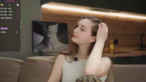 Lina online show from November 2025 06:23:02 PM