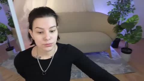 linanight online show from November 2025 09:58:01 PM