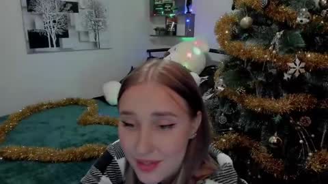 Lina online show from December 2024 11:26:02 PM