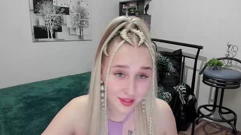 Lina online show from February 2025 08:36:01 PM