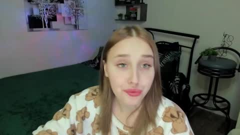 Lina online show from February 2025 08:53:02 PM