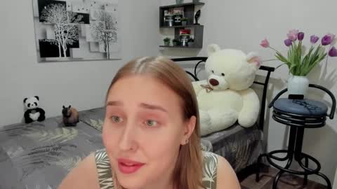 Lina online show from March 2025 12:33:02 AM