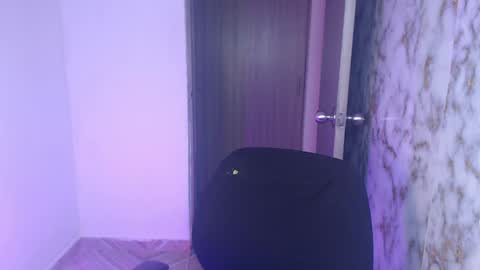 lincy_honeyy online show from April 2026 04:05:02 PM