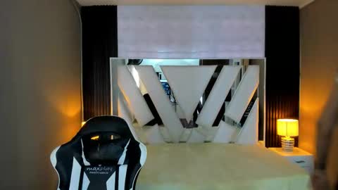  Linda  online show from March 2026 06:34:02 PM