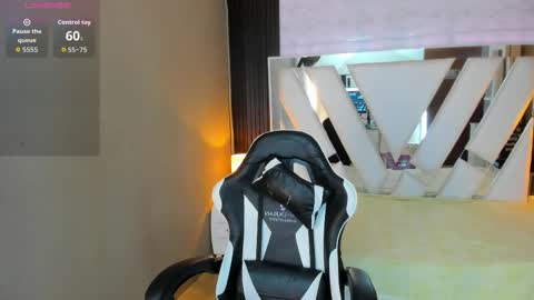  Linda  online show from March 2026 06:29:01 PM