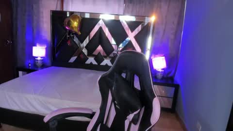  Linda  online show from July 2026 06:44:01 PM