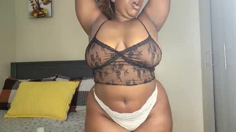 linda5298 online show from April 2026 11:46:02 AM