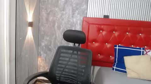 Snapshot of linda__mature chatting on June 2026 12:18:01 PM Linda online show from June 2026 12:18:01 PM