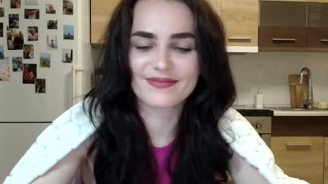 Linda online show from December 2025 08:06:02 PM