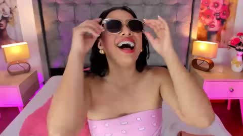 Linda Fosterr online show from April 2026 08:44:01 PM