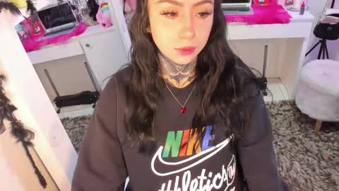 Lindaa maria  online show from November 2025 04:39:02 AM