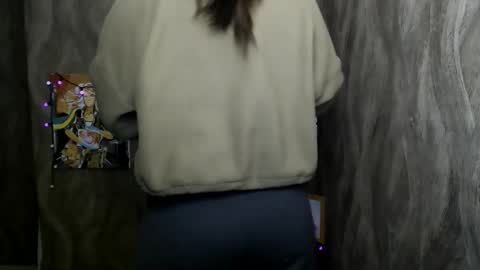 Snapshot of linda_s_ chatting on November 2025 04:07:02 PM Linda online show from November 2025 04:07:02 PM