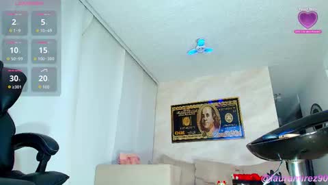 Snapshot of linda_xx90 chatting on October 2025 05:59:01 AM LAURA RAMIREZ online show from October 2025 05:59:01 AM