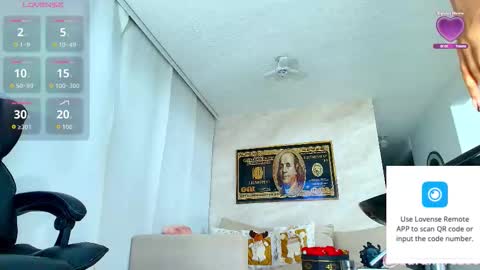 Snapshot of linda_xx90 chatting on November 2025 04:46:02 AM LAURA RAMIREZ online show from November 2025 04:46:02 AM