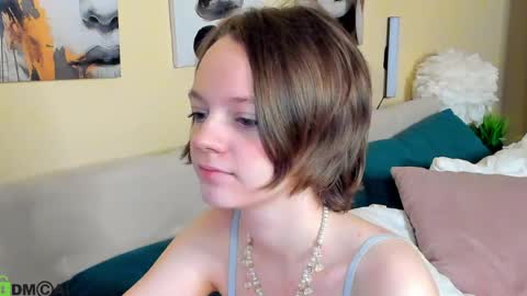 Snapshot of lindaa_bell chatting on May 2026 01:11:01 AM My real name is Olivia online show from May 2026 01:11:01 AM