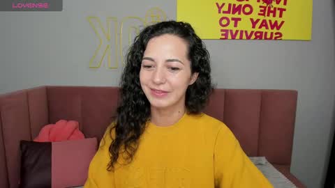 Snapshot of lindainsatiable chatting on March 2025 01:37:02 AM Linda online show from March 2025 01:37:02 AM
