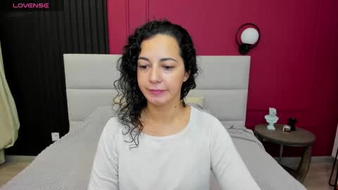 Snapshot of lindainsatiable chatting on October 2025 01:27:02 AM Linda online show from October 2025 01:27:02 AM