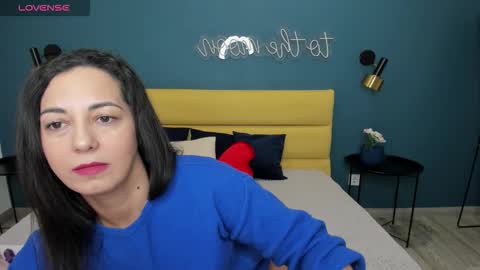 Snapshot of lindainsatiable chatting on December 2025 01:32:01 AM Linda online show from December 2025 01:32:01 AM