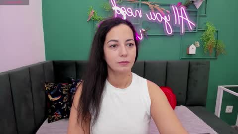 Snapshot of lindainsatiable chatting on December 2025 01:32:02 AM Linda online show from December 2025 01:32:02 AM