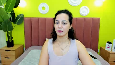 Snapshot of lindainsatiable chatting on February 2026 01:43:02 AM Linda online show from February 2026 01:43:02 AM