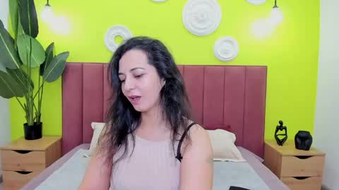 Snapshot of lindainsatiable chatting on May 2026 01:33:01 AM Linda online show from May 2026 01:33:01 AM