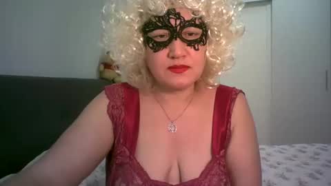 Snapshot of lindaxsmile chatting on February 2025 10:10:01 PM LindaXSmile online show from February 2025 10:10:01 PM