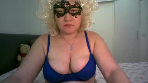 Snapshot of lindaxsmile chatting on February 2025 08:16:02 PM LindaXSmile online show from February 2025 08:16:02 PM