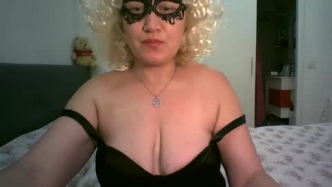 Snapshot of lindaxsmile chatting on February 2025 12:41:01 AM LindaXSmile online show from February 2025 12:41:01 AM