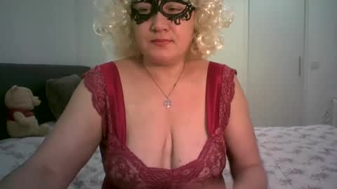 Snapshot of lindaxsmile chatting on March 2025 07:34:01 PM LindaXSmile online show from March 2025 07:34:01 PM