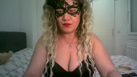 Snapshot of lindaxsmile chatting on March 2025 12:22:02 AM LindaXSmile online show from March 2025 12:22:02 AM