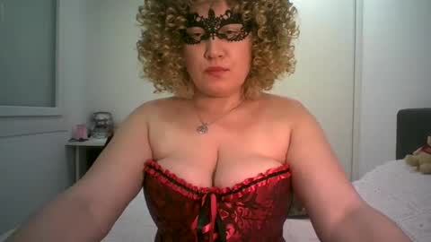 Snapshot of lindaxsmile chatting on March 2025 10:17:02 PM LindaXSmile online show from March 2025 10:17:02 PM