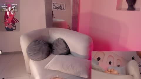 Snapshot of lindseycox chatting on December 2024 11:40:01 PM Lin online show from December 2024 11:40:01 PM