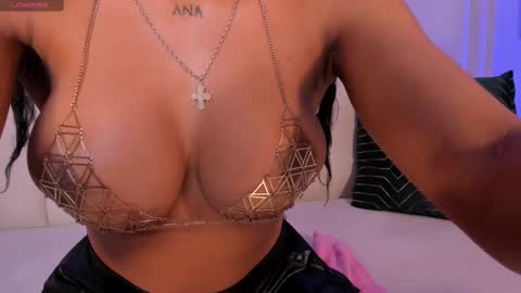 Snapshot of lindseycox chatting on February 2025 08:26:01 PM Lin online show from February 2025 08:26:01 PM