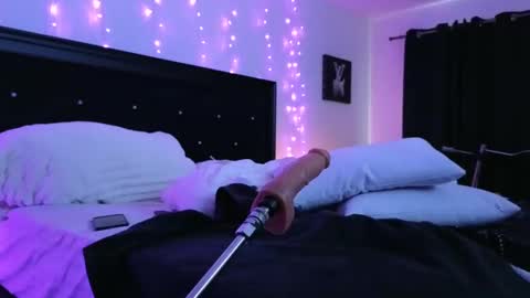 Lindzay online show from January 2025 05:12:02 PM