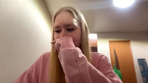 Snapshot of linncrisafi chatting on February 2026 05:18:02 PM Rose online show from February 2026 05:18:02 PM