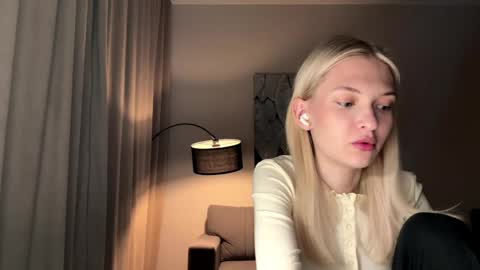Emma online show from May 2026 08:02:02 PM