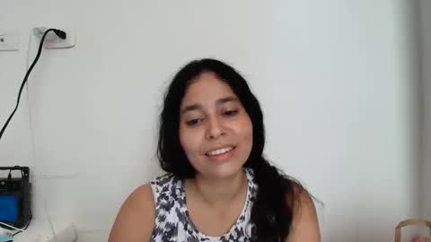 linsay10 online show from May 2026 04:37:02 PM