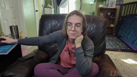 Linzy19 online show from December 2024 05:33:02 PM