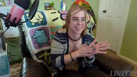 Linzy19 online show from February 2025 08:31:01 PM