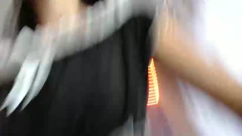 LinzyBaner online show from May 2026 09:44:02 PM