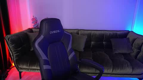 Snapshot of liorafox chatting on November 2025 09:58:01 PM Lia online show from November 2025 09:58:01 PM