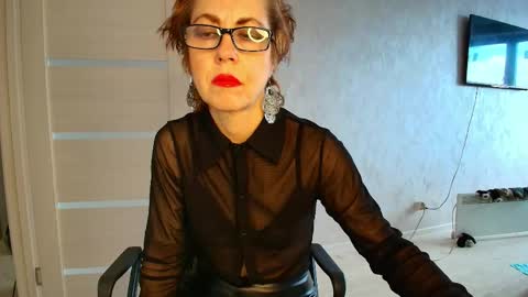 Liora Weiss online show from April 2026 11:02:02 AM