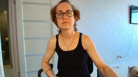 Liora Weiss online show from May 2026 08:52:02 AM