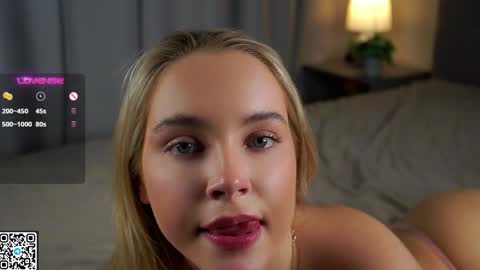 Snapshot of lipswithsmileonthem chatting on December 2024 04:15:02 AM Amelia online show from December 2024 04:15:02 AM